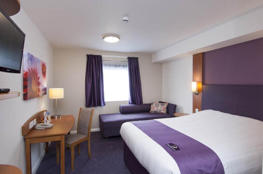 Premier London Stadium 3*